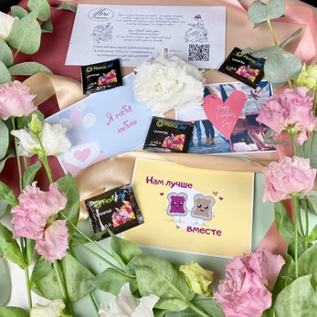 Букет Шакира с пионовидными розами в шляпной коробке - фото 2