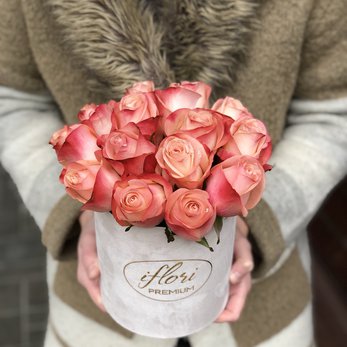 Букет Божена из роз в шляпной коробке - фото 2