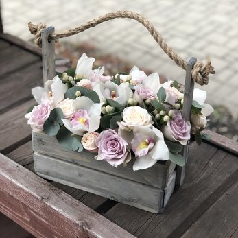 Ящик с белой орхидеей - фото 2