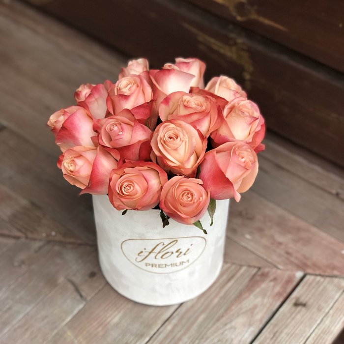 Букет Божена из роз в шляпной коробке - фото 1