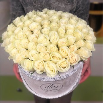 Букет  Есения с белыми розами купить
