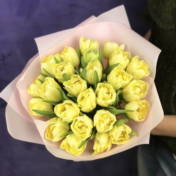 Букет из тюльпанов в нежно- розовой упаковке - фото 1