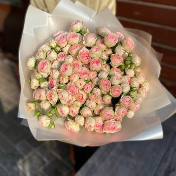 Букет из 39 кустовых роз - фото 1