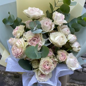 Букет Амелия из 9 кустовых роз - фото 2