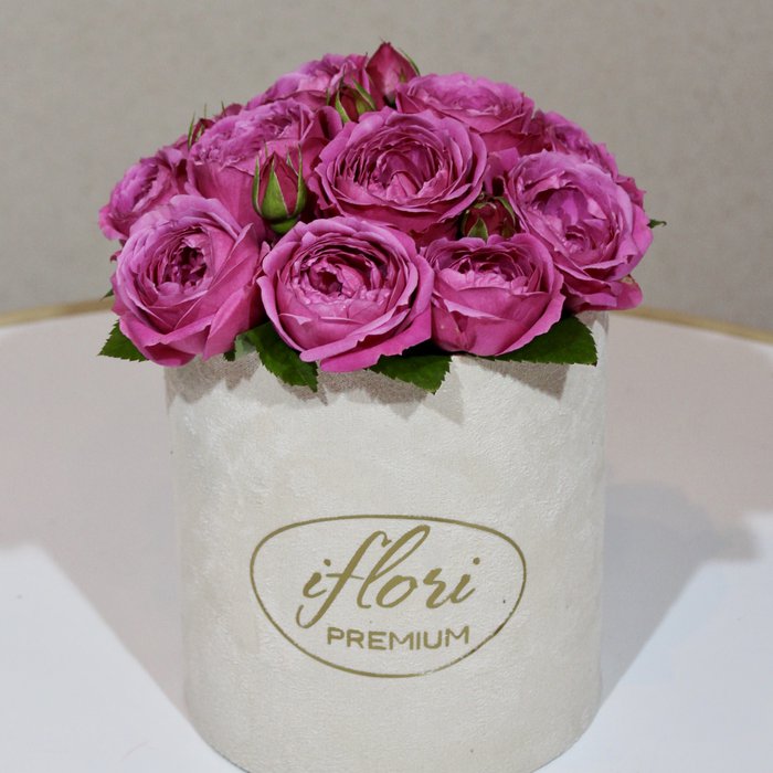 Букет Хлоя комплимент с пионовидной розой в шляпной коробке - фото 3