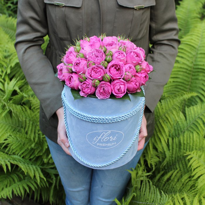 Букет Ребекка с пионовидными розами в шляпной коробке - фото 2