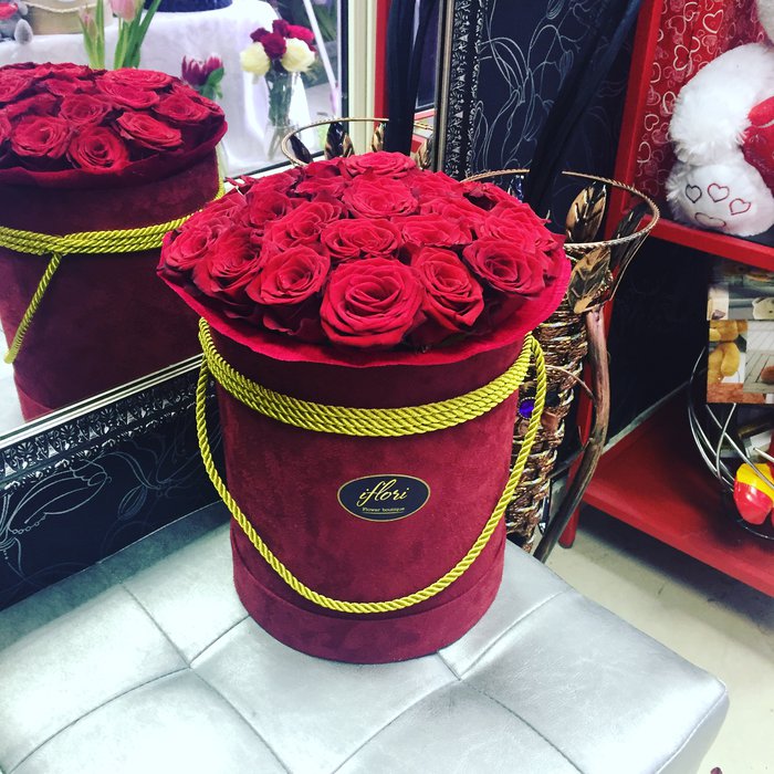 Букет Наоми с красной розой в шляпной коробке - фото 3