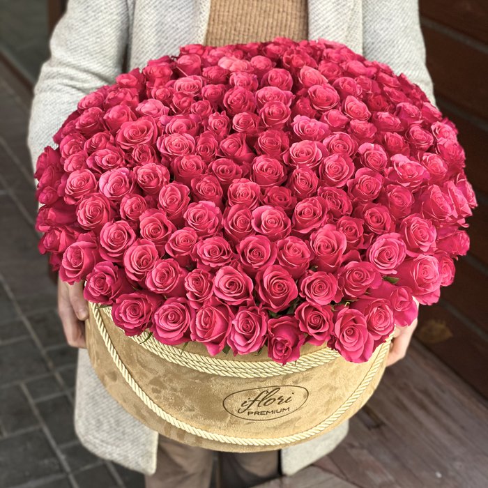 Букет Маркела со 171 розой в шляпной коробке - фото 1