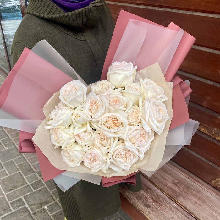 Букет Валенсия с пионовидной розой Вайт Охара - фото 1