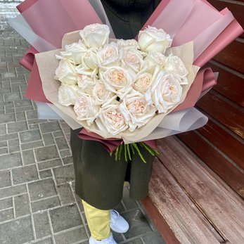 Букет Валенсия с пионовидной розой Вайт Охара - фото 3